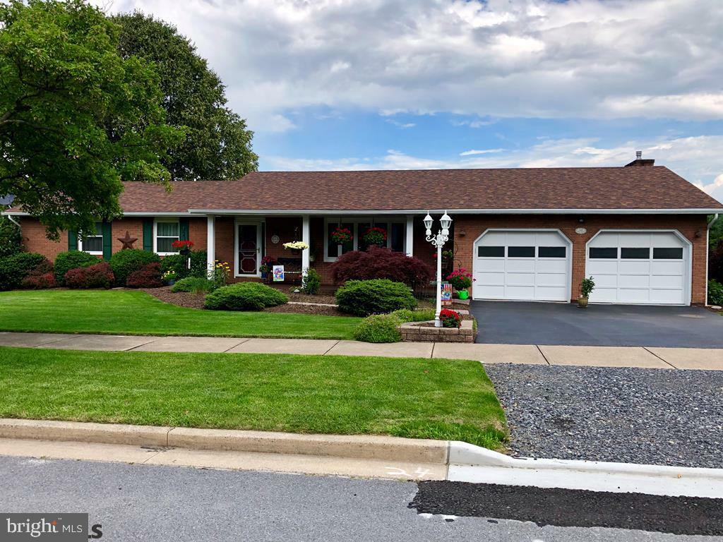 Property Photo:  1335 Sandpiper Drive  PA 16801 