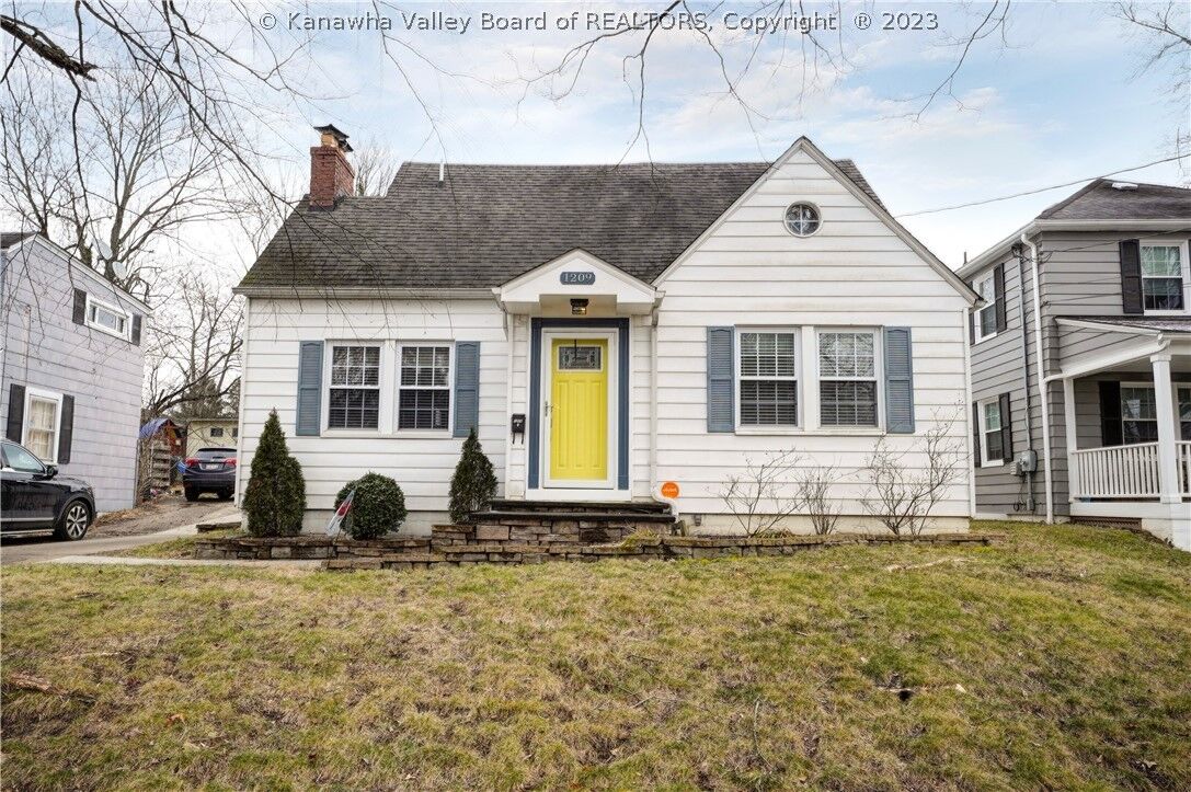 Property Photo:  1209 Oakmont Road  WV 25314 