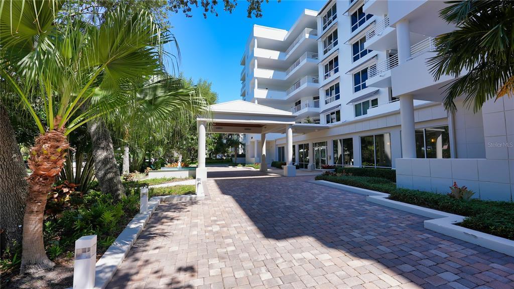 Property Photo:  2410 Harbourside Drive 142  FL 34228 