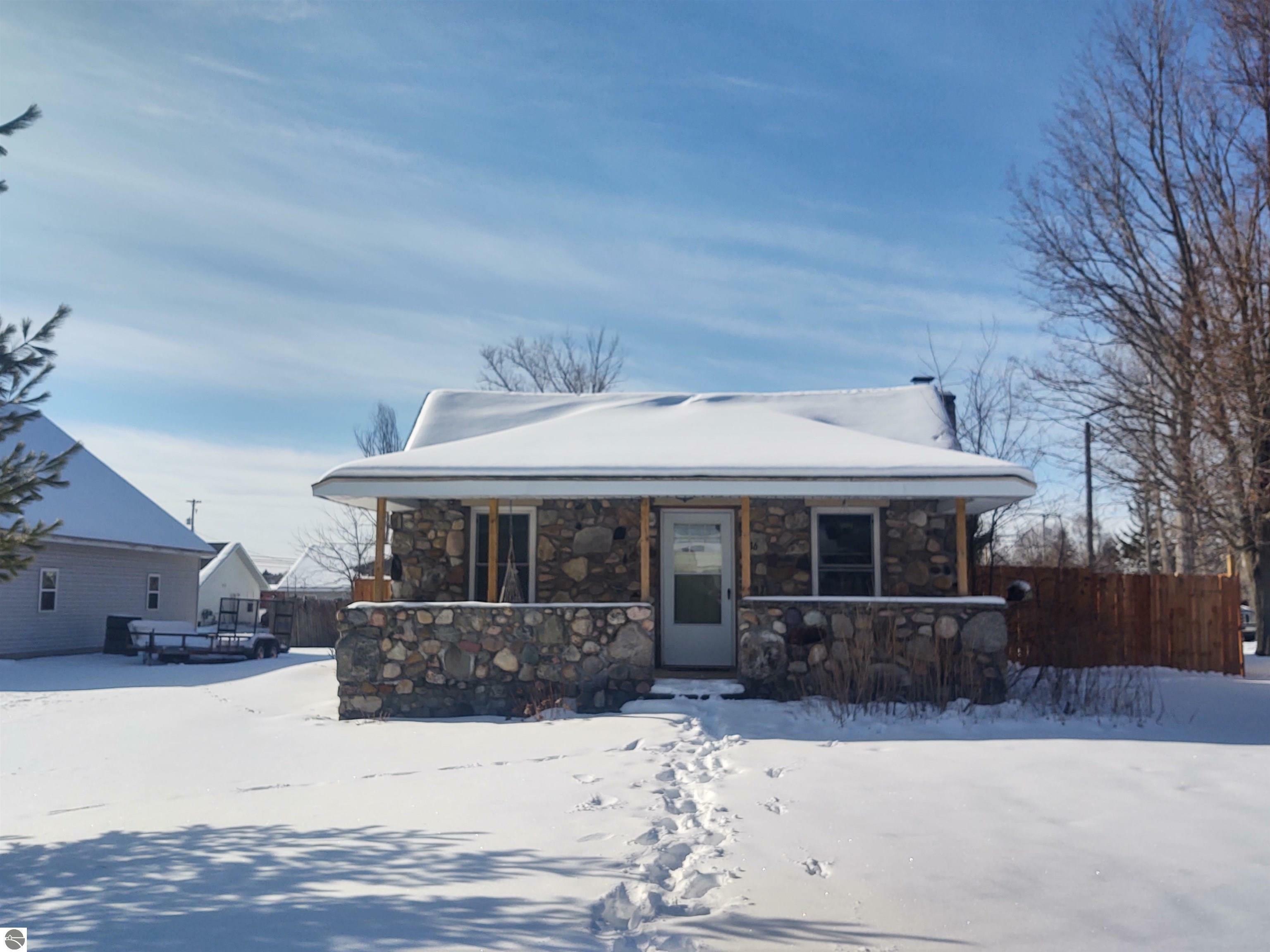 Property Photo:  316 NE Chestnut Street  MI 49646 