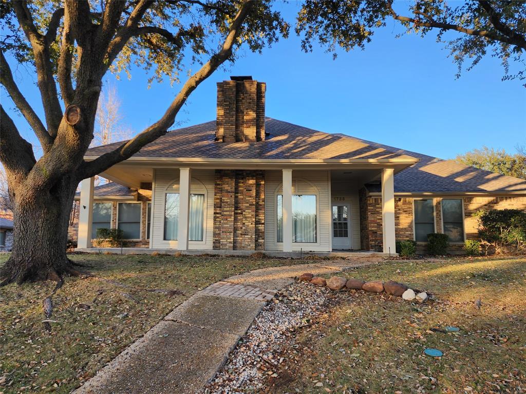 Property Photo: 1735 Plummer Drive TX 75087