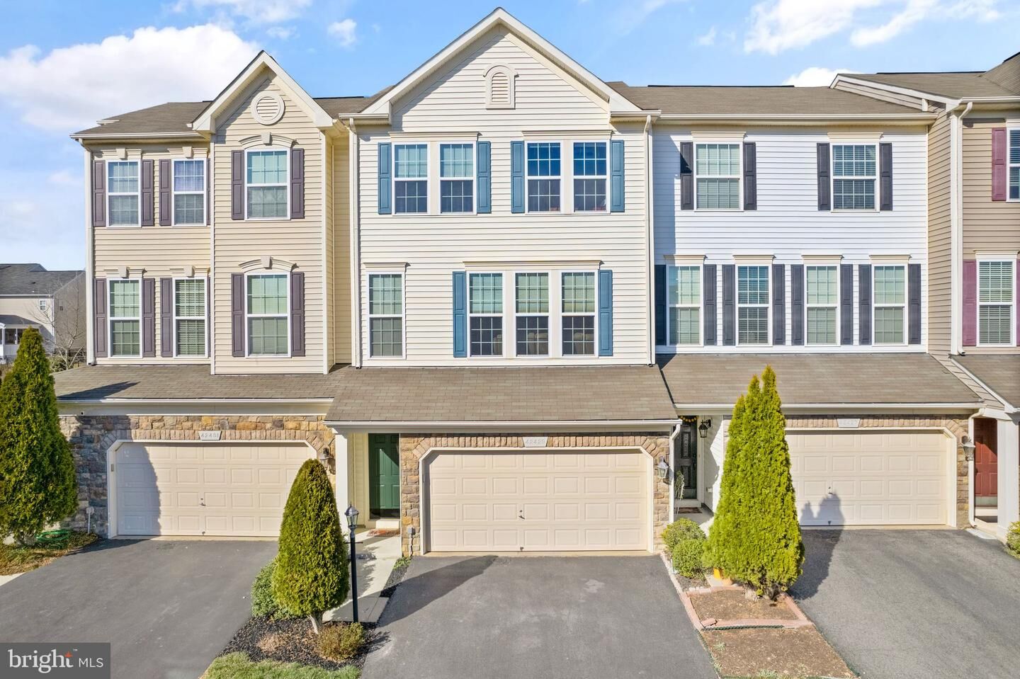 Property Photo: 42429 Angela Faye Square VA 20148