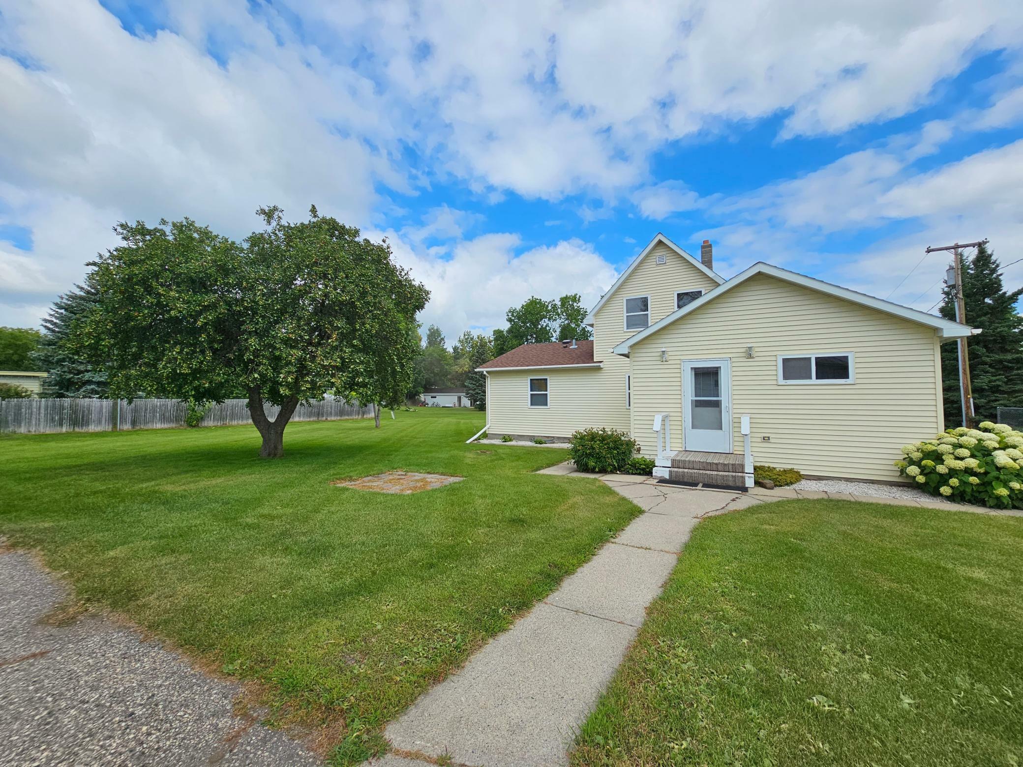 Property Photo:  356 Oak Street  MN 56644 