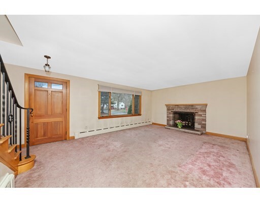 Property Photo: 122 Flagg Drive MA 01702