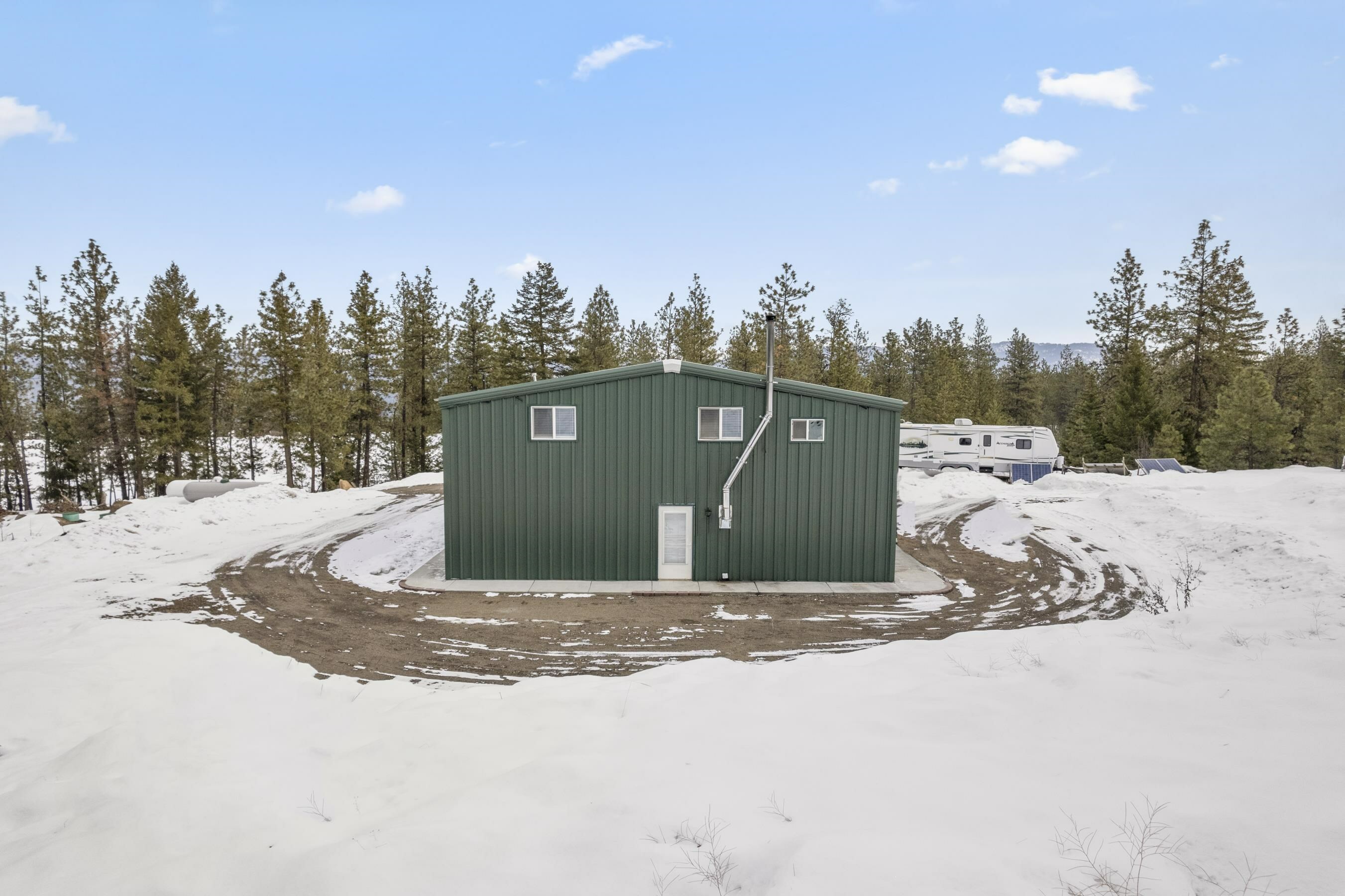 Property Photo: 16935 W Charles Rd WA 99026