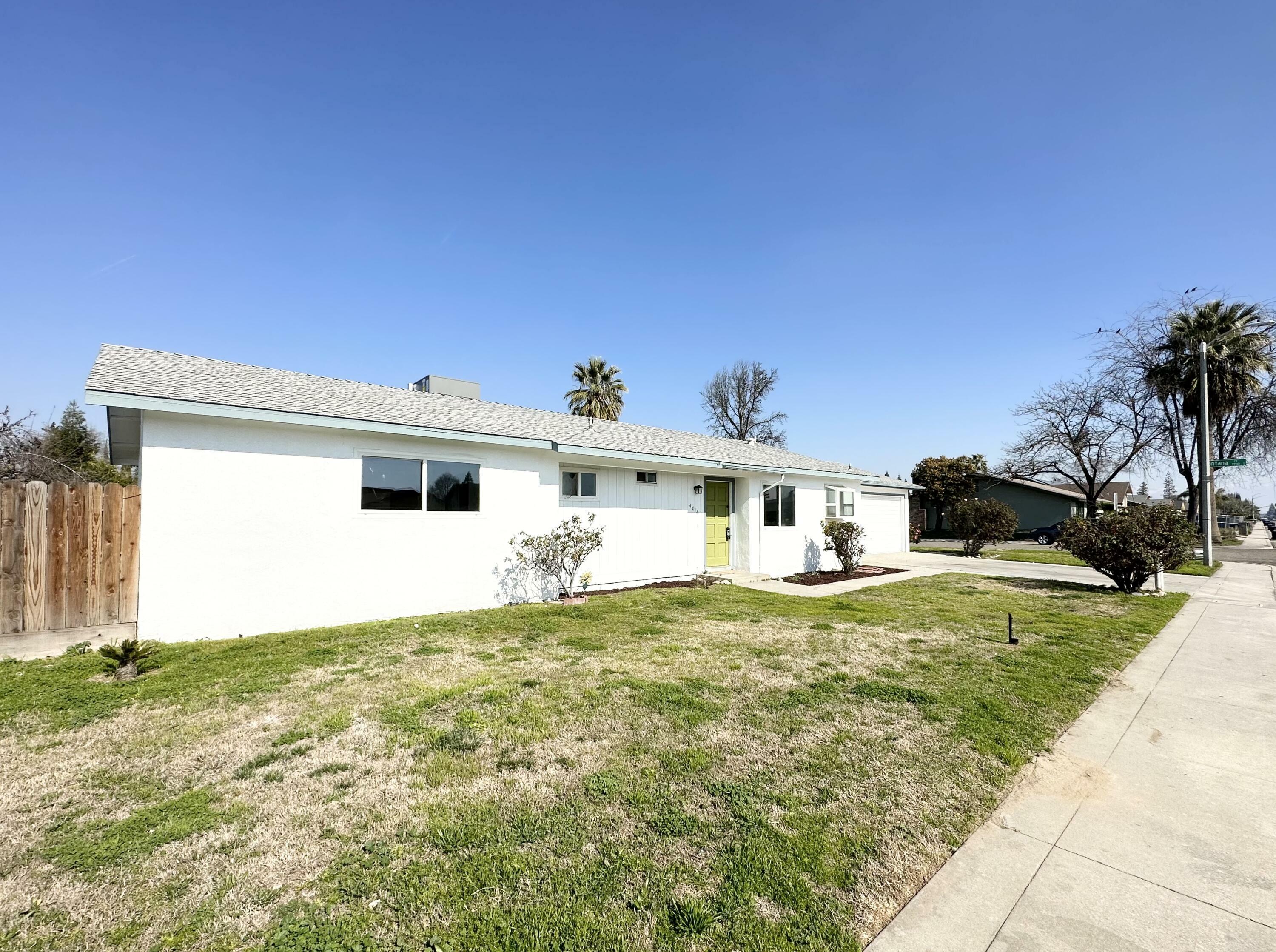 4014 W Whitendale Avenue  Visalia CA 93277 photo