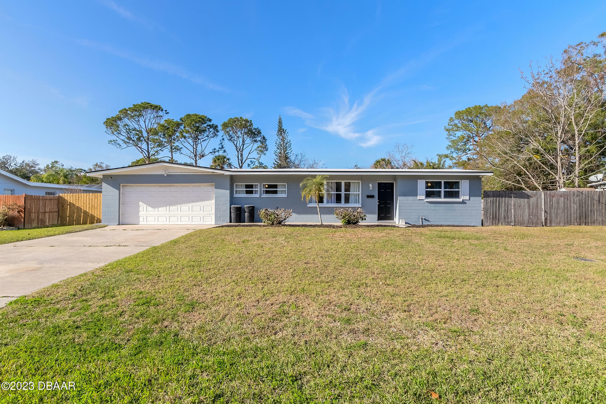 Property Photo:  215 Cumberland Avenue  FL 32174 