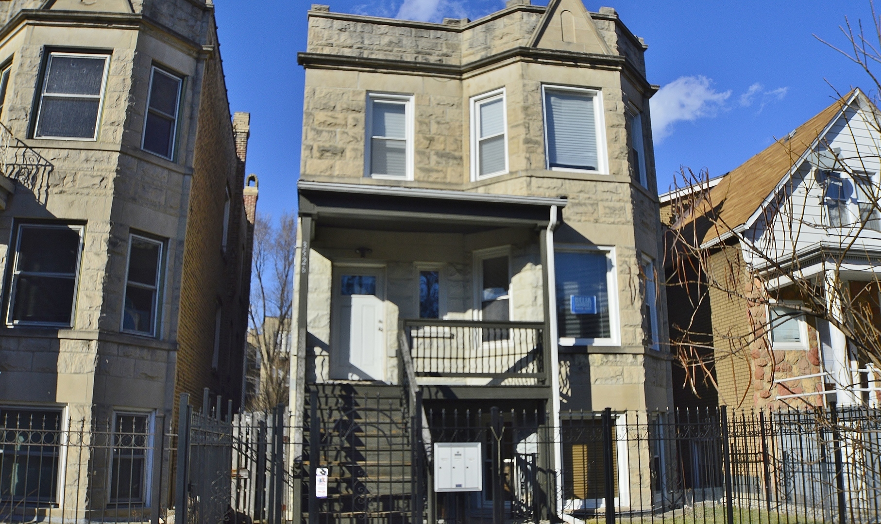 Property Photo:  3526 W Dickens Avenue 1  IL 60647 