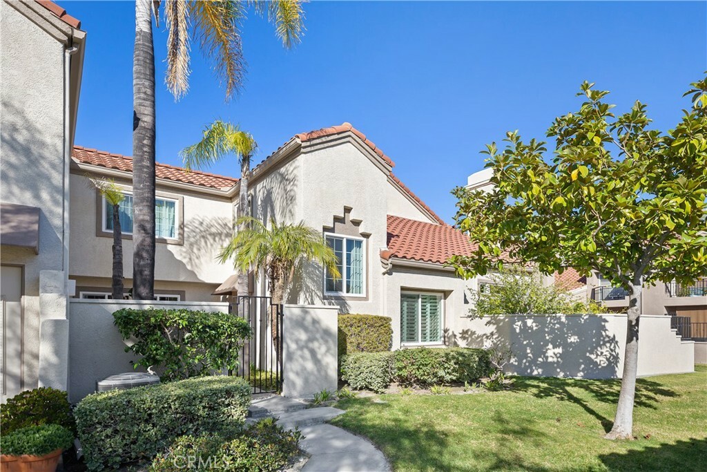 Property Photo:  21994 Kitridge 146  CA 92692 