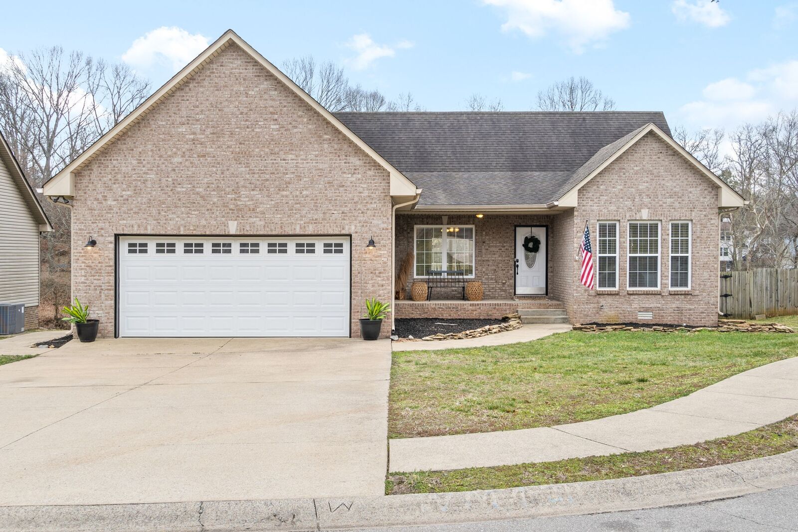 Property Photo:  492 Comanche Ct  TN 37042 