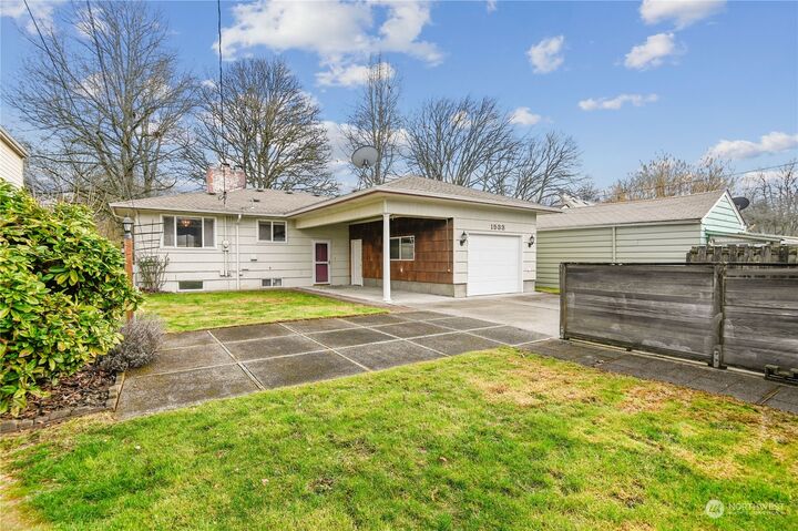 Property Photo: 1533 19th Avenue WA 98632
