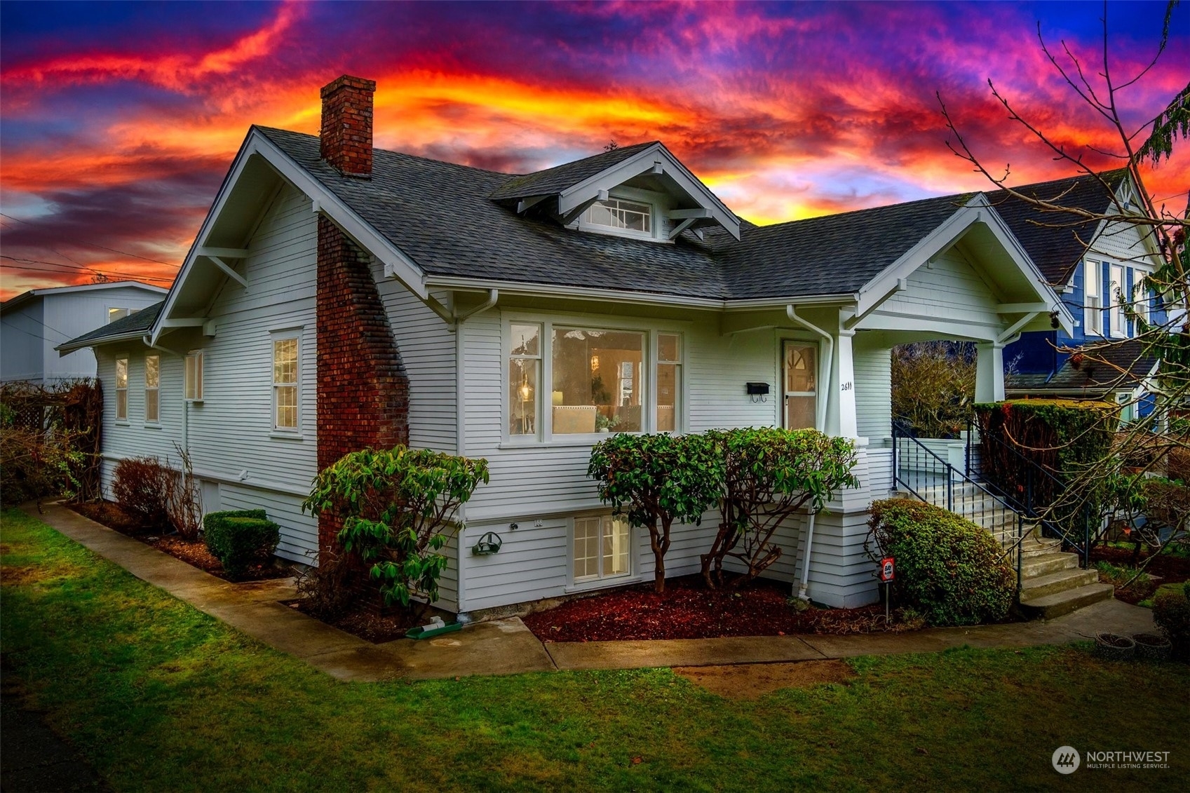 Property Photo:  2611 Rainier Avenue  WA 98201 