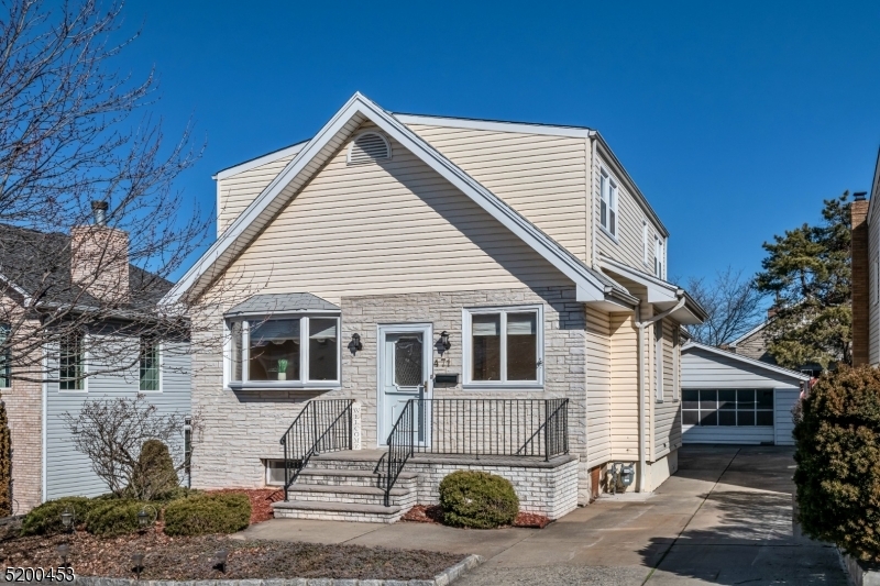 Property Photo:  471 Harding Ave  NJ 07071 