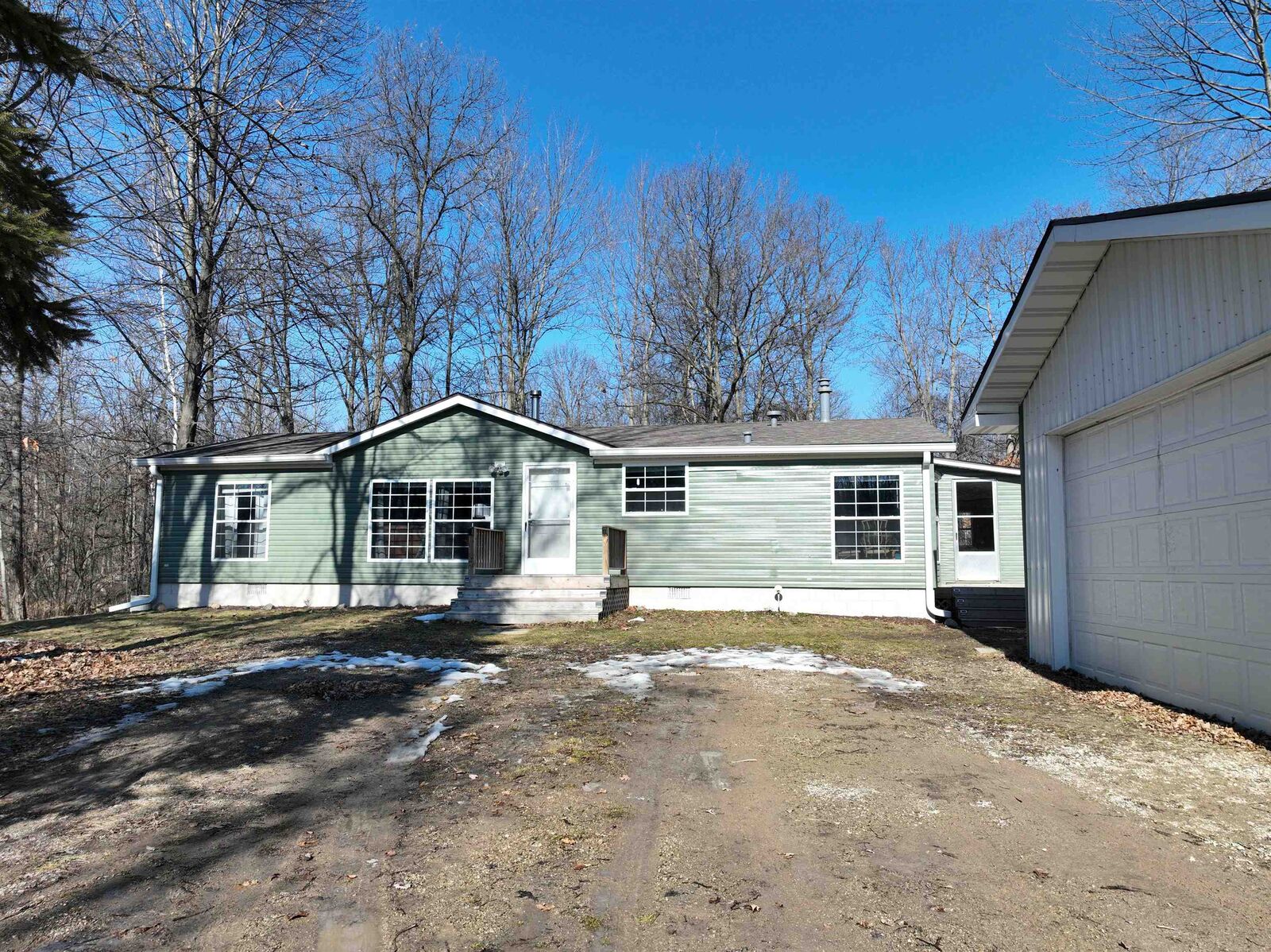 Property Photo: 2290 W Bradford MI 48640