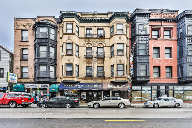 Property Photo:  2841 N Clark Street 2N  IL 60657 