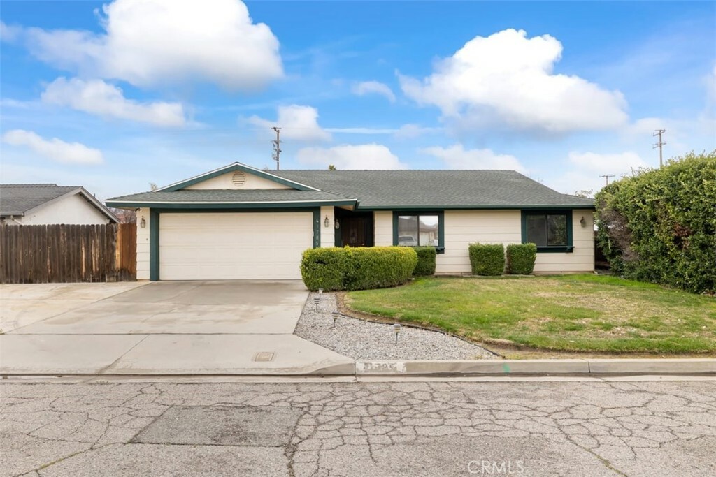 Property Photo:  41785 Vanchelle Court  CA 92544 