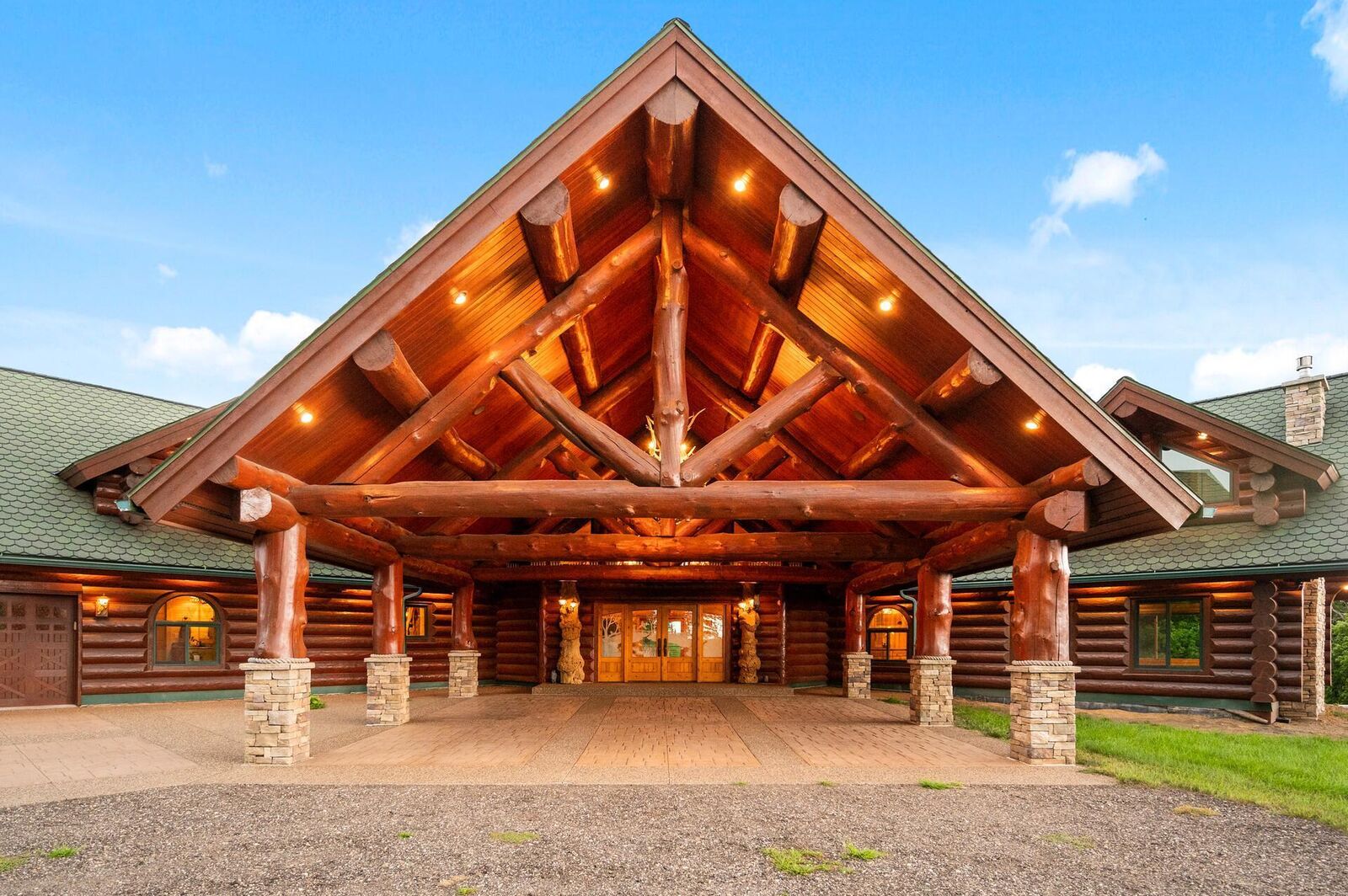 Property Photo:  16550 County Road 40  MN 55315 