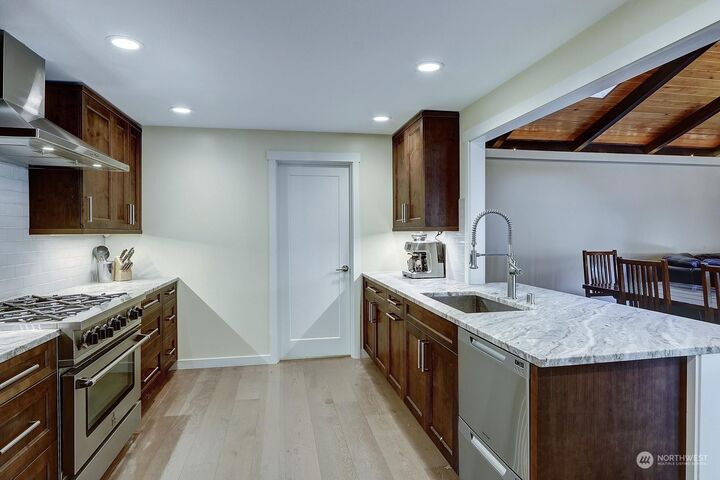 Property Photo:  23707 101st Avenue W  WA 98020 