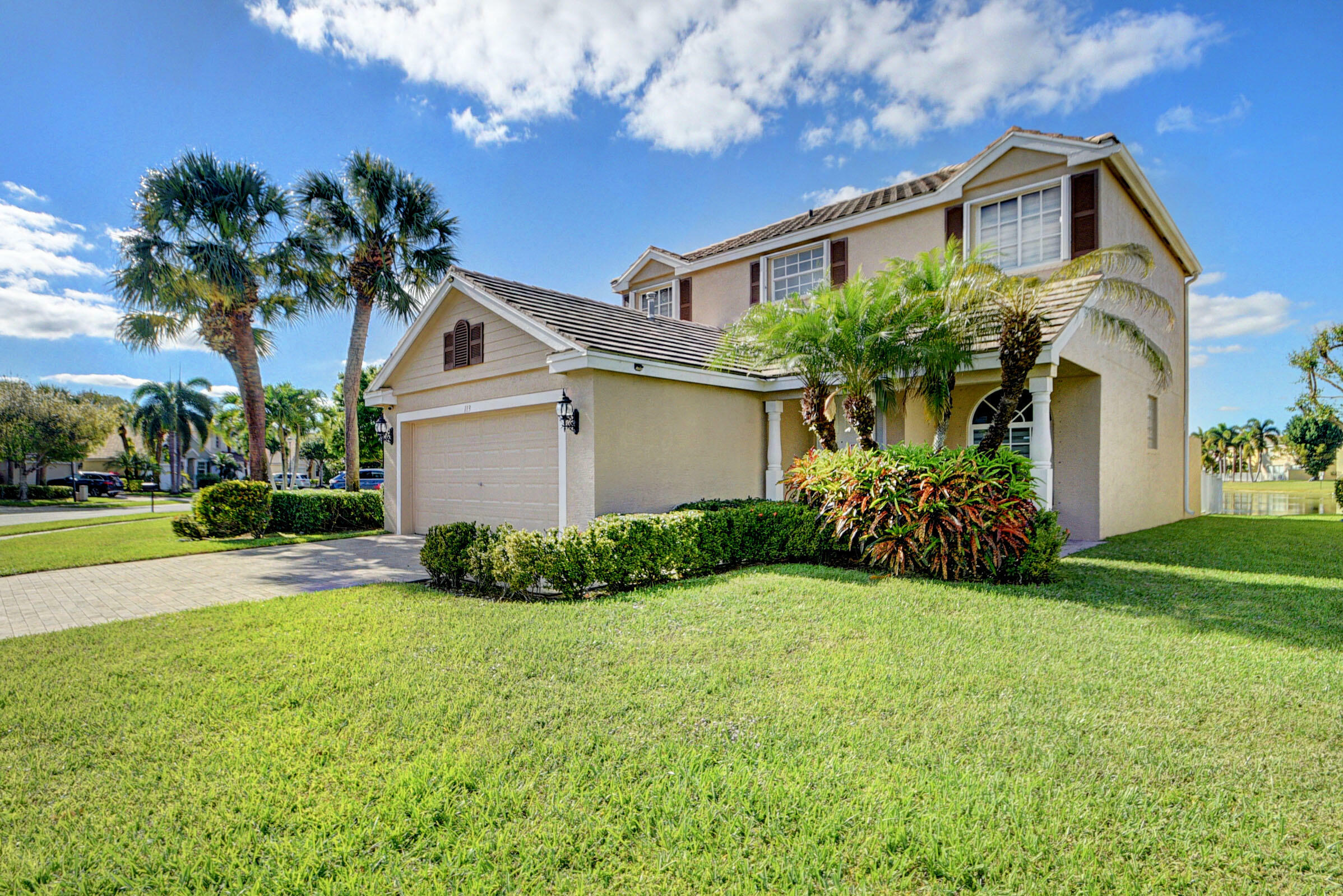 Property Photo: 113 Canterbury Place FL 33414