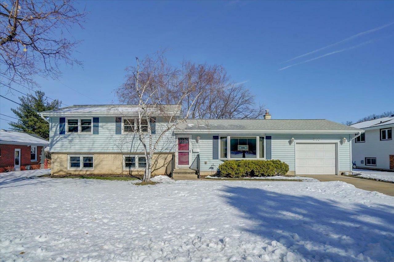 Property Photo:  316 Meadow Ln  WI 53532 