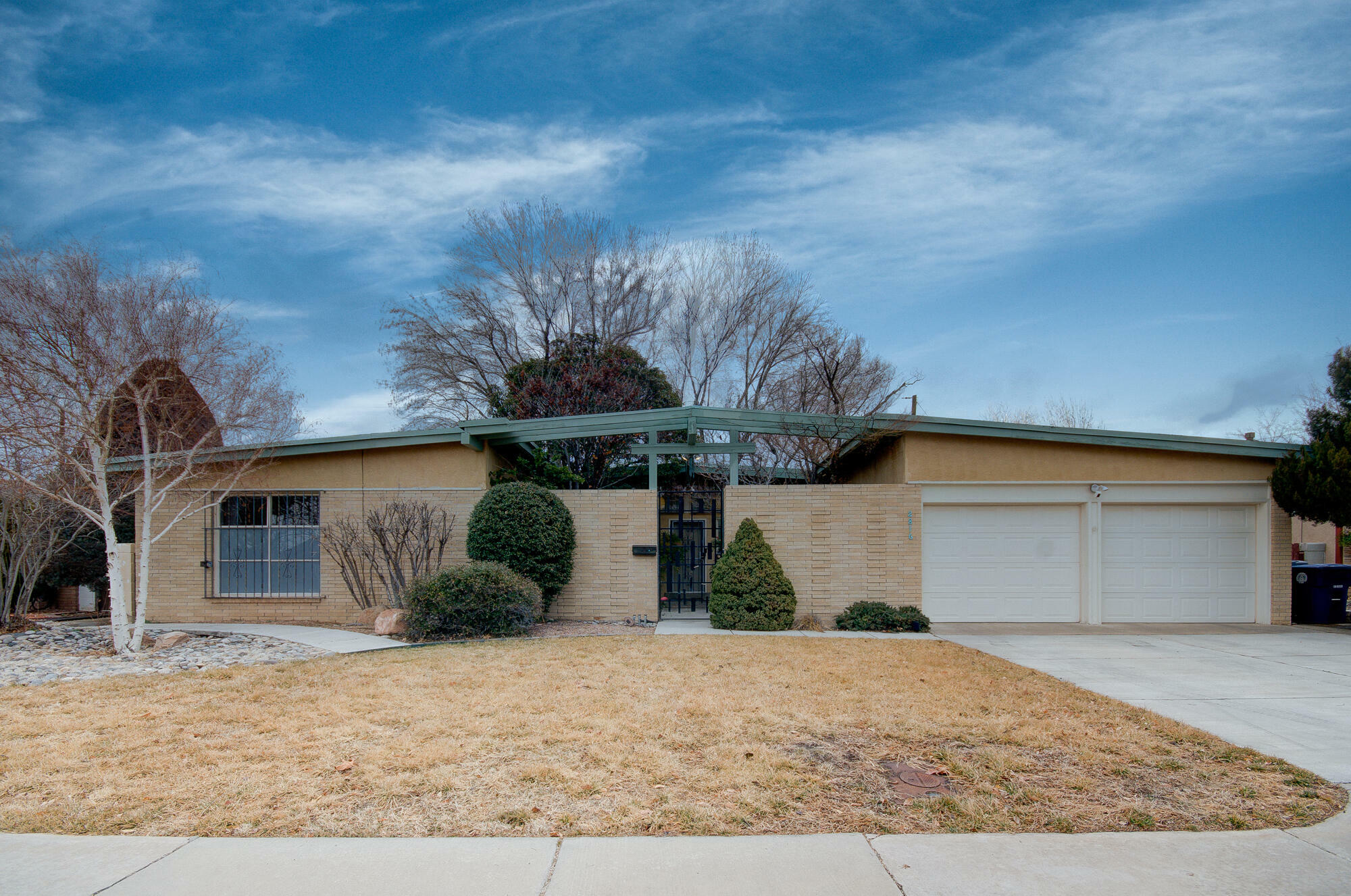 Property Photo: 2816 Alcazar Street NE NM 87110