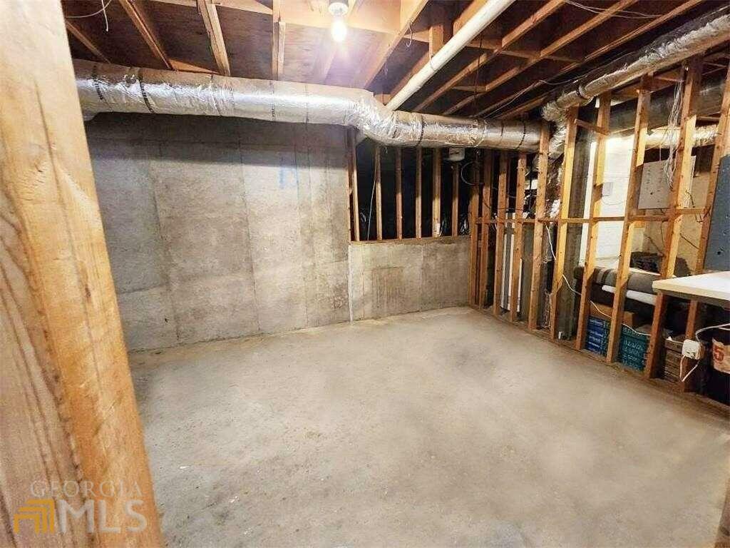 Property Photo: 5071 Huntshire Lane SW GA 30047