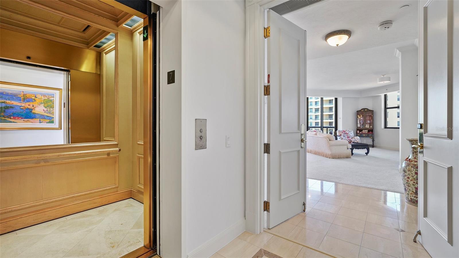 Property Photo: 1241 Gulf Of Mexico Drive 704 FL 34228