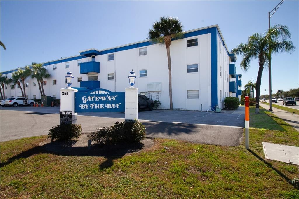Property Photo:  350 79th Avenue N 104  FL 33702 