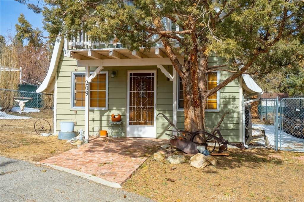 Property Photo:  209 Gilroy Drive  CA 92314 