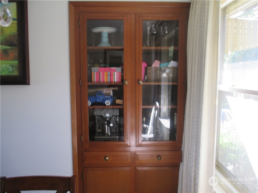 Property Photo: 261 Eagle Place NE WA 98110