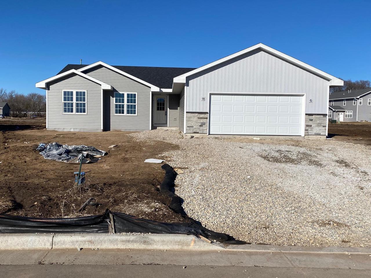 Property Photo:  1044 Plum Ct  WI 53546 
