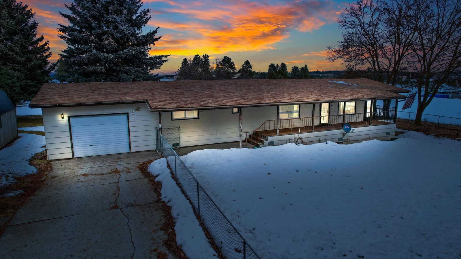 Property Photo: 7814 W Antler Rd WA 99006