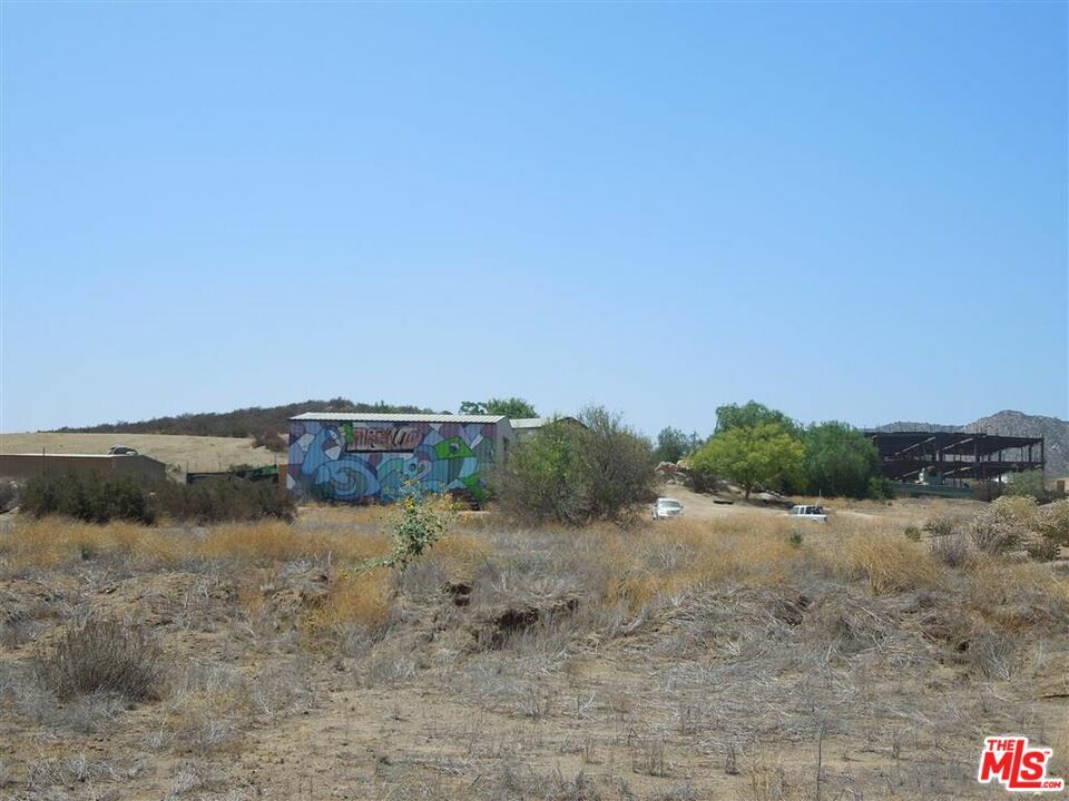 Property Photo:  35435   Twin Willow Rd  CA 92563 