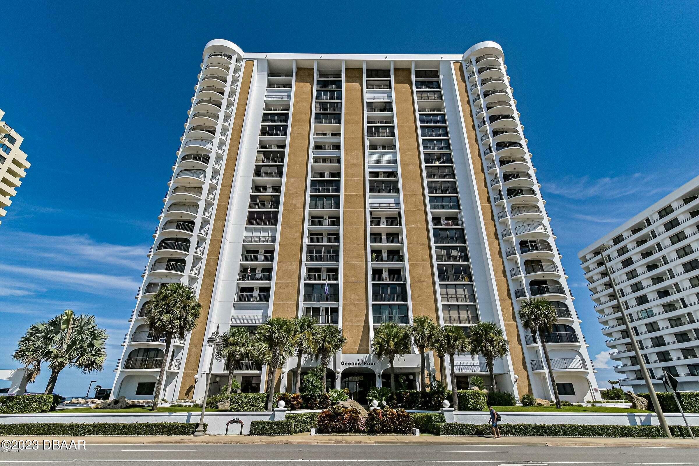 Property Photo: 3003 S Atlantic Avenue FL 32118