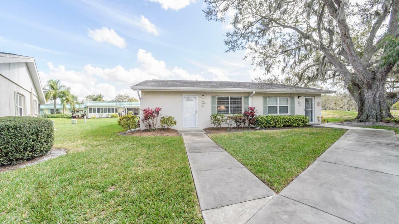 Property Photo:  2202 Clubhouse Drive 192  FL 33573 