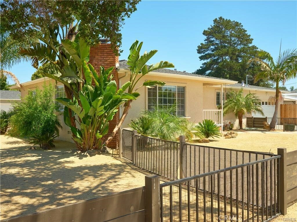 Property Photo:  1258 Cedar Street  CA 93420 