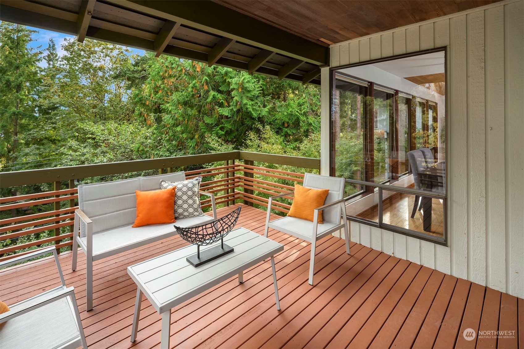 Property Photo:  9550 SE 43rd Street  WA 98040 