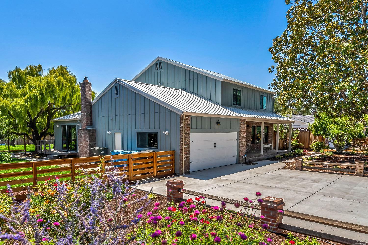 Property Photo:  575 Country Club Drive  CA 95401 