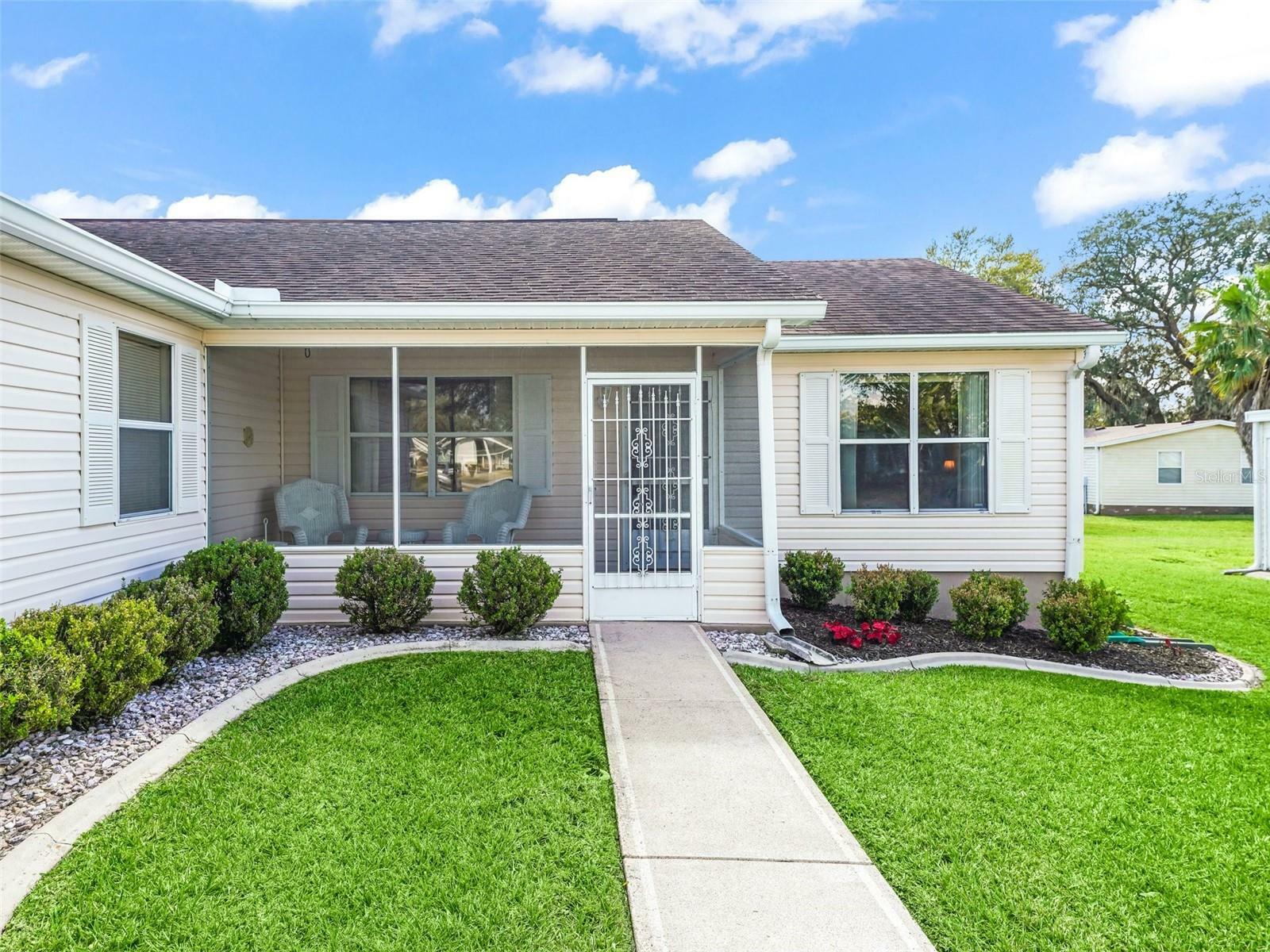 Property Photo:  1106 W Boone Court  FL 32159 