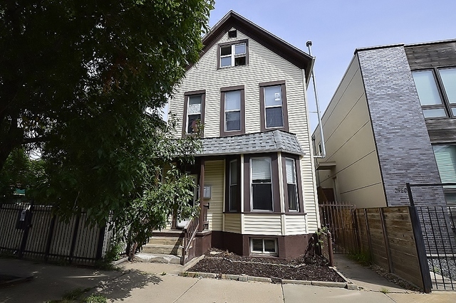 Property Photo:  2952 W Lyndale Street 2  IL 60647 