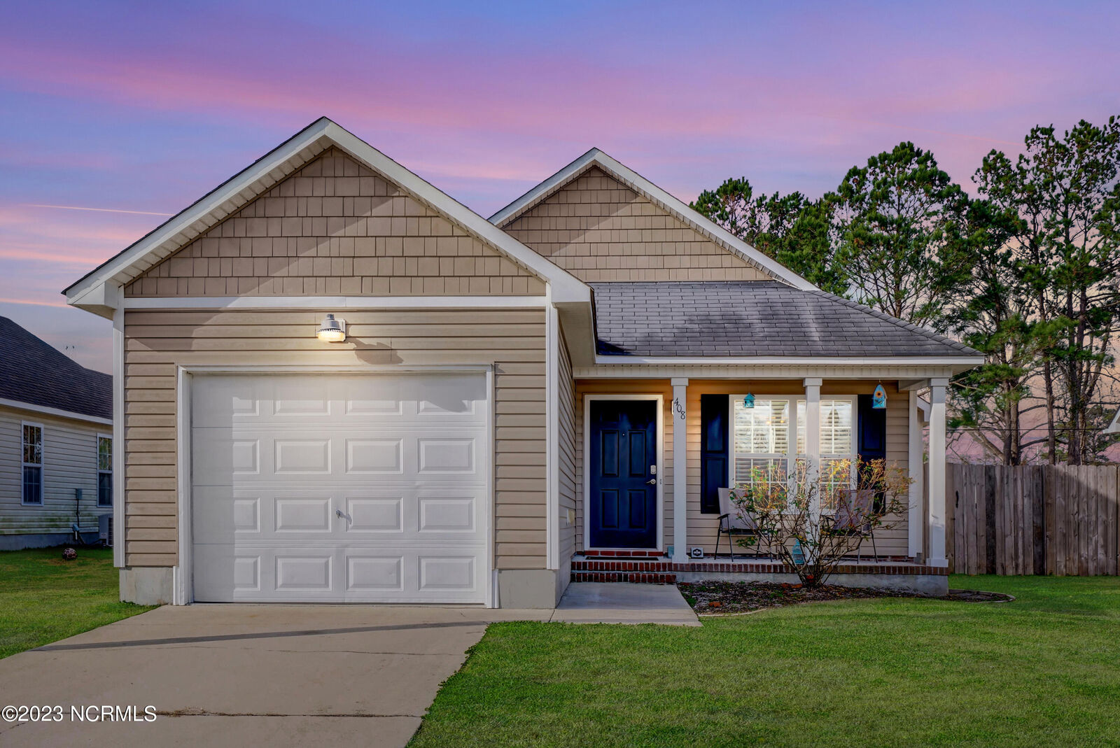 Property Photo:  408 Mattocks Avenue  NC 28555 