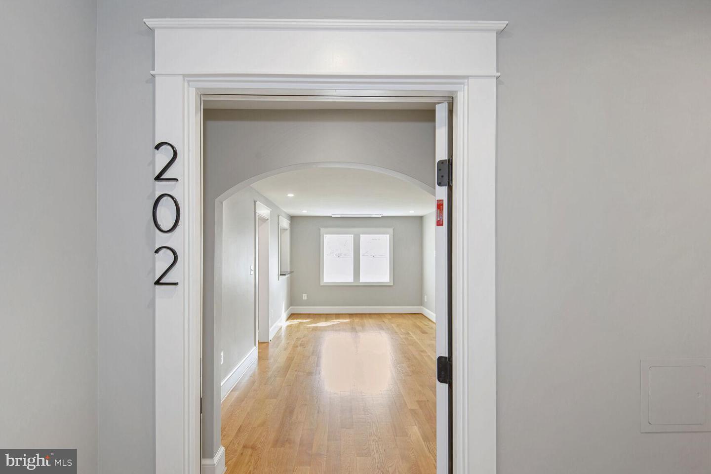 Property Photo: 11 S Madison Street 202 VA 20117
