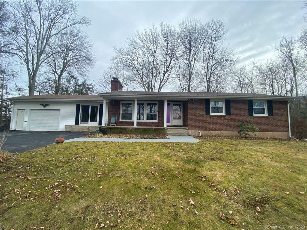 Property Photo:  28 Lyons Place  CT 06052 