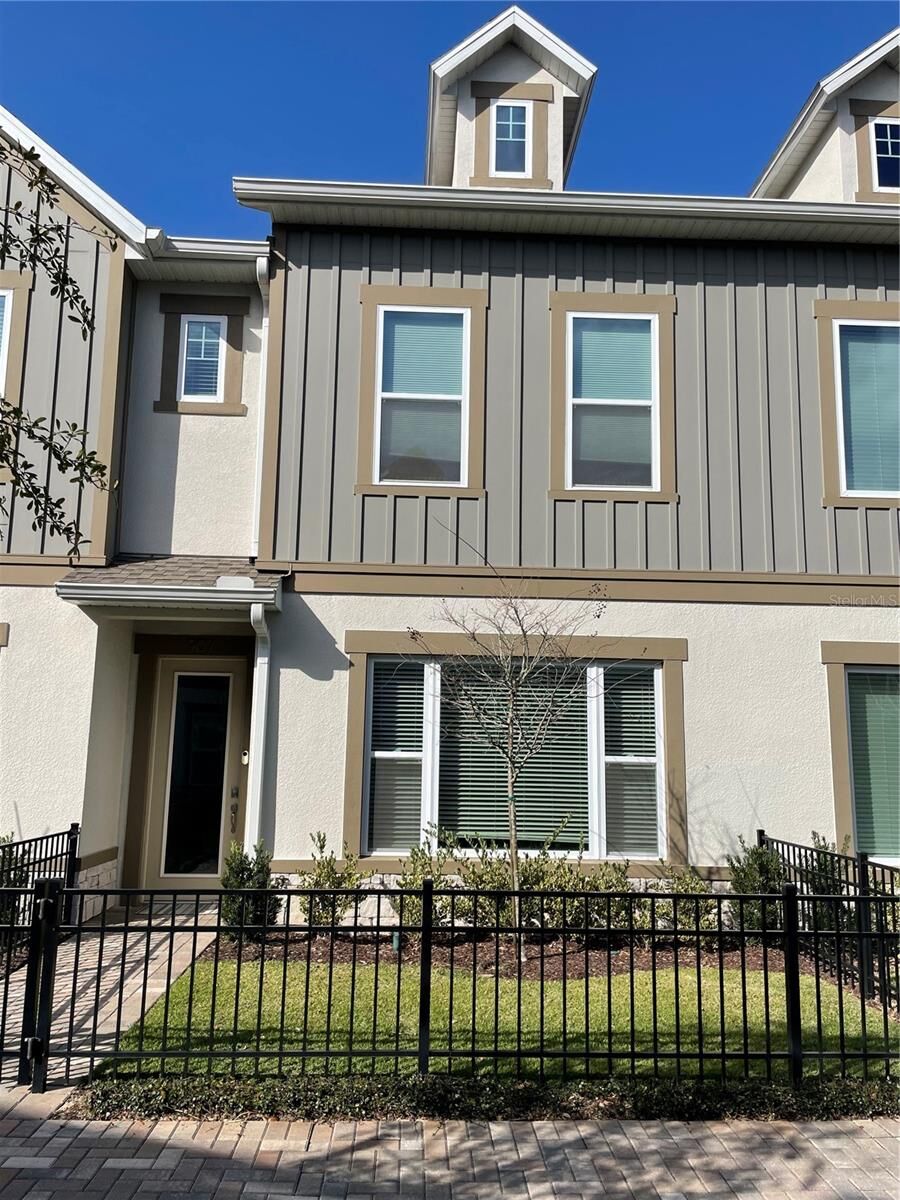 Property Photo:  907 Wild Date Ln  FL 32746 
