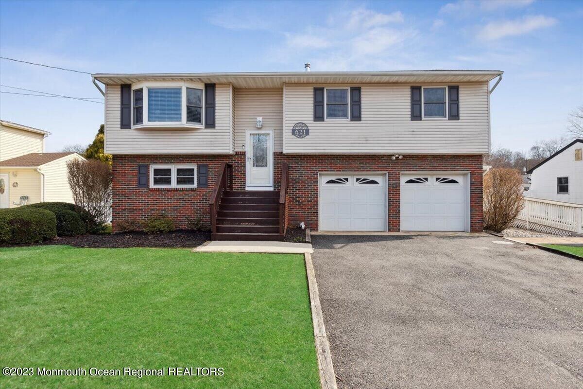 Property Photo:  621 Peter Place  NJ 08723 