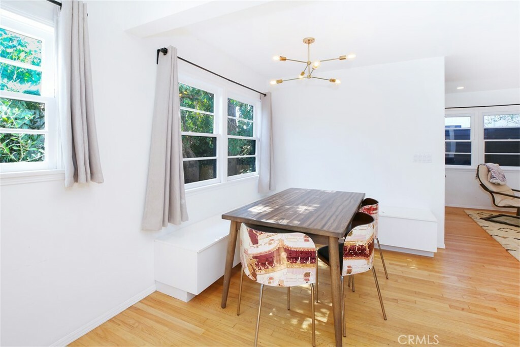 Property Photo:  1113 Amoroso Place  CA 90291 