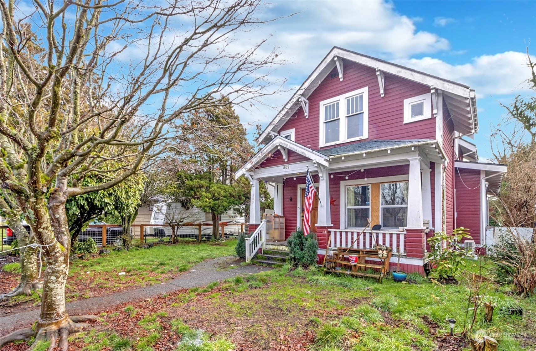 Property Photo:  809 E 1st Street  WA 98520 