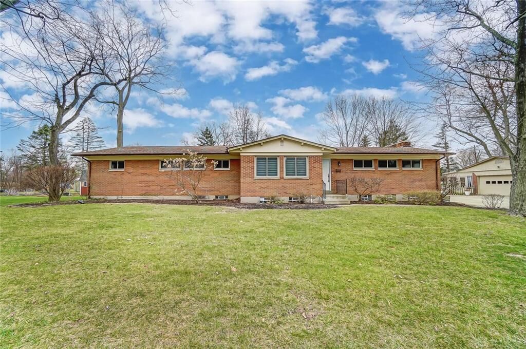 Property Photo: 420 Laurelann Drive OH 45429