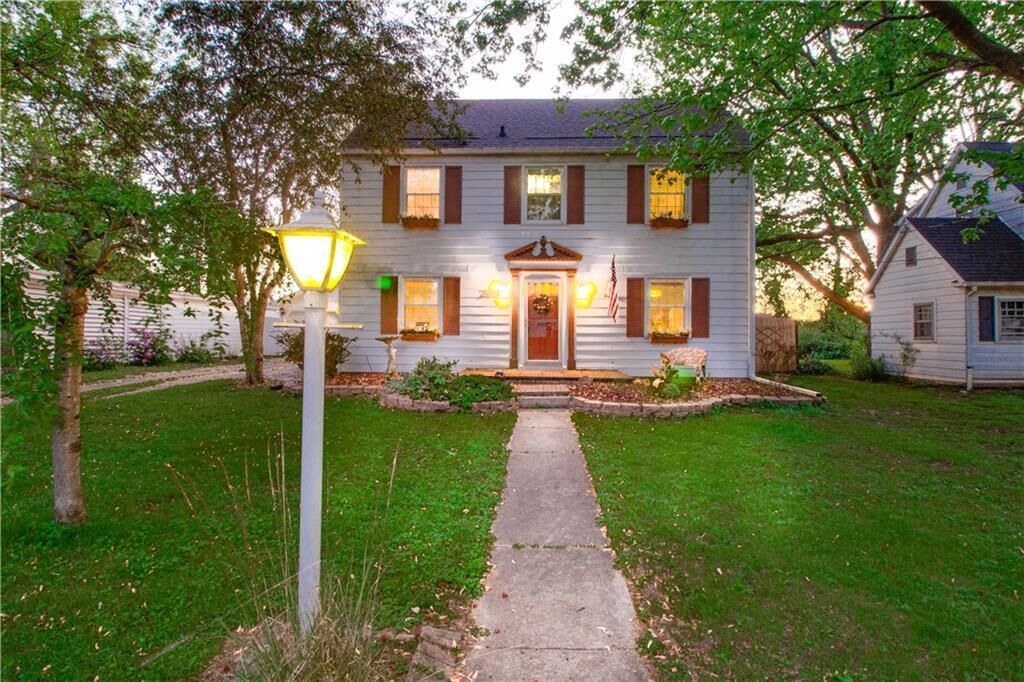 Property Photo:  209 N 35th Street   61938 