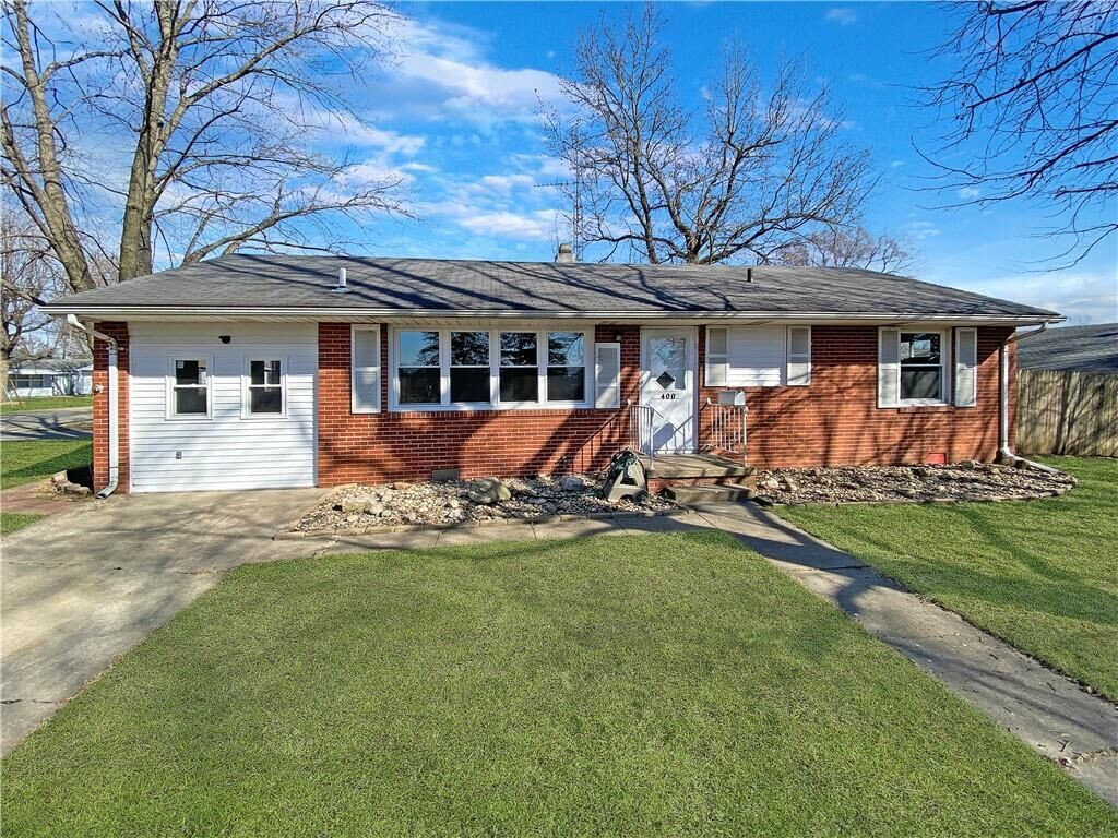 Property Photo:  400 Park Street   61938 